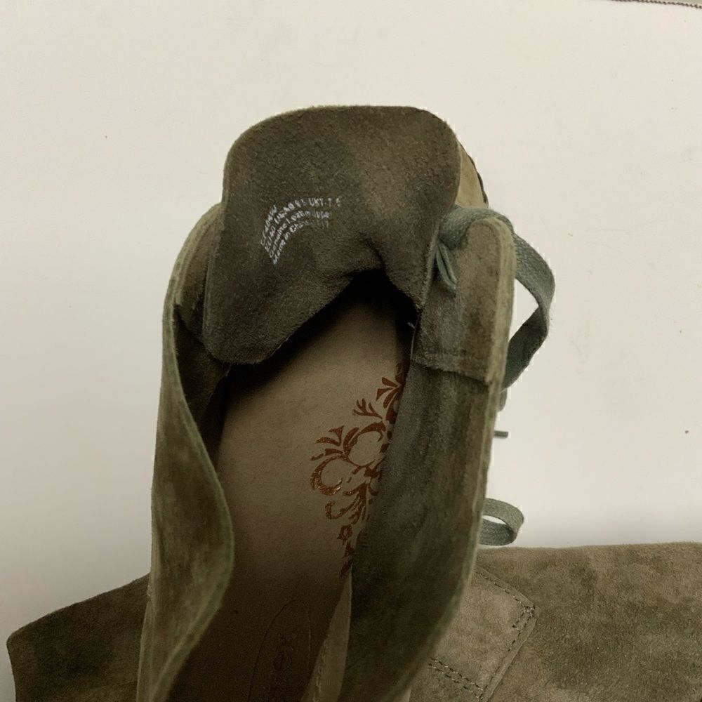 Aetrex 'Addison' Olive Suede Chukka Boots 9-9.5 - Picture 8 of 9